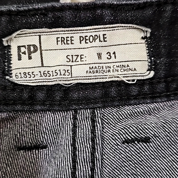 ☆☆FREE PEOPLE☆☆ Distressed Jeans - Picture 7 of 8